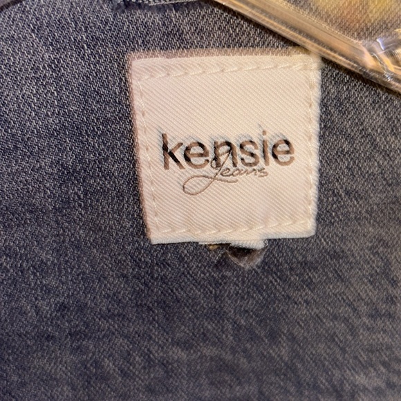 Ladies Distressed Denim Vest - Picture 6 of 7